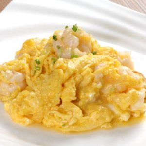 Home scrambled eggs with shrimp (xia chao dan)